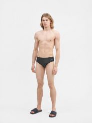 4F Kąpielówki z dodatkiem materiałów z recyklingu męskie S. Czerwone kąpielówki męskie 4f, m, bez wzorów, z materiału. W wyprzedaży za 4.99 zł.