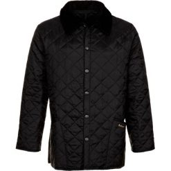Barbour Krótki płaszcz black. Płaszcze męskie Barbour. W wyprzedaży za 519.20 zł.