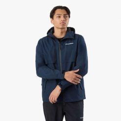 Kurtka przeciwdeszczowa turystyka męska Swedemount Tjörn Rain Jacket wodoodporny. Niebieskie kurtki męskie SWEDEMOUNT, m, bez wzorów, bez ramiączek, bez kaptura. Za 329.99 zł.