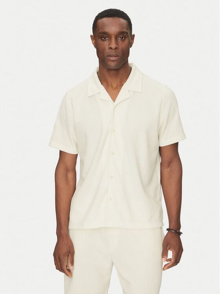 Guess Koszula M5GP21 KCRY0 Écru Regular Fit. Koszule męskie Guess, m, z aplikacjami, z syntetyku, bez kołnierzyka, bez ramiączek. Za 229.99 zł.