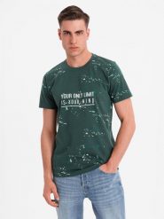 Męski t-shirt z nadrukiem i okrągłym dekoltem – zielony V3 - Rozmiar: XL. Zielone t-shirty męskie Ombre Clothing, m, bez wzorów, z bawełny, bez kołnierzyka, bez ramiączek. W wyprzedaży za 39.99 zł.