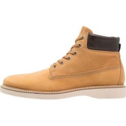 Pajar MONTY Botki sznurowane wheat. Buty zimowe męskie marki Pajar. W wyprzedaży za 503.30 zł.