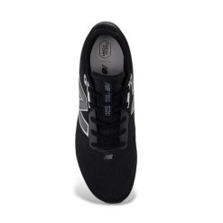 Buty do biegania męskie New Balance Lk9 M520. Czarne buty do biegania męskie New Balance, bez wzorów, z materiału, bez zapięcia, do biegania. Za 377.00 zł.