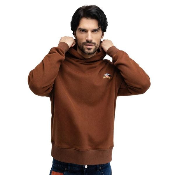 Męska bluza z kapturem Siroko Hoodart Brown. Brązowe bluzy nierozpinane męskie SIROKO, m, bez wzorów, prążkowane, z kapturem. W wyprzedaży za 299.00 zł.