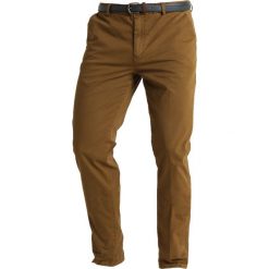 Scotch & Soda MOTT CLASSIC WITH CLEAN OUTLOOK Spodnie materiałowe walnut. Brązowe spodnie na co dzień męskie Scotch & Soda, z bawełny. Za 419.00 zł.