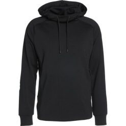 J.LINDEBERG ACT MIX TECH TERRY Bluza z kapturem black. Bluzy z kapturem męskie marki J.LINDEBERG. W wyprzedaży za 471.20 zł.
