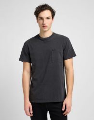 MESKA KOSZULKA LEE RELAXED POCKET TEE WASHED BLACK 112334746. Czarne t-shirty męskie Lee, m, bez wzorów, bez kołnierzyka, bez ramiączek. Za 79.99 zł.