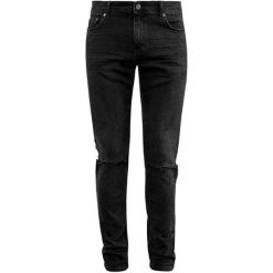 Q/S Designed By Długość Dżinsy 34 40.709.71.2525.98Z5.34 Czarny Denim (Rozmiar 33). Jeansy męskie marki Q/S designed by. W wyprzedaży za 143.00 zł.
