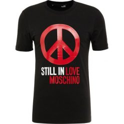 Love Moschino Tshirt z nadrukiem black. T-shirty męskie marki Love Moschino. Za 399.00 zł.