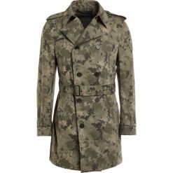 DRYKORN BASTILLE Prochowiec khaki. Brązowe płaszcze męskie marki DRYKORN, z bawełny. W wyprzedaży za 631.60 zł.