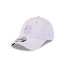 Czapka z daszkiem New Era MLB New York Yankees. Fioletowe czapki męskie New Era, bez wzorów, casualowe. Za 170.50 zł.