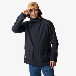 Kurtka outdoor Wędrówki męska Swedemount Sarek Jacket 2.0 wodoodporny. Czarne kurtki męskie SWEDEMOUNT, m, bez wzorów, sportowe, bez ramiączek, bez kaptura. W wyprzedaży za 297.00 zł.