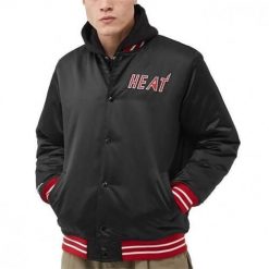 Kurtka uniwersalna męska Mitchell & Ness OJBF3413MHEYYPPPBLCK. Czarne kurtki męskie Mitchell & Ness, m, bez wzorów, sportowe, bez ramiączek, bez kaptura. Za 559.00 zł.