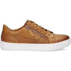Brązowe trampki męskie. Buty sportowe na co dzień męskie marki Kazar. Za 449.00 zł.