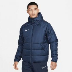 Kurtka uniwersalna męska Nike Thermafit Academy Pro. Białe kurtki męskie Nike, m, bez wzorów, casualowe, bez ramiączek, z kapturem. W wyprzedaży za 533.30 zł.