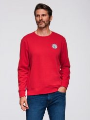 Nierozpinana męska bluza dresowa z naszywką w stylu college – czerwona V1 - Rozmiar: XXL. Czerwone bluzy nierozpinane męskie Ombre Clothing, m, z aplikacjami, z bawełny, casualowe, bez ramiączek, bez kaptura. W wyprzedaży za 79.99 zł.