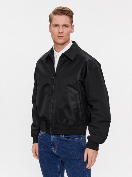 Calvin Klein Kurtka bomber Sateen K10K112370 Czarny Regular Fit. Czarne kurtki męskie Calvin Klein, m, bez wzorów, z syntetyku, bez ramiączek, bez kaptura. Za 729.99 zł.