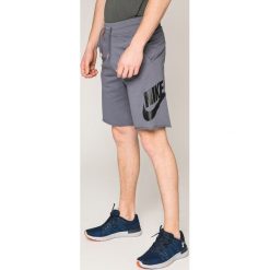 Nike Sportswear - Szorty. Szorty sportowe męskie marki Nike Sportswear. W wyprzedaży za 179.90 zł.