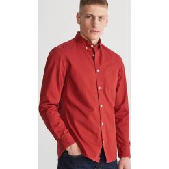 Koszula regular fit - Czerwony. Koszule męskie marki Reserved. W wyprzedaży za 49.99 zł.