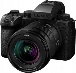 Aparat Panasonic Lumix S5 II X + S 20–60mm f/3.5–5.6 (DC-S5M2XKE). Bezlusterkowce PANASONIC. Za 11,359.98 zł.