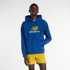 Bluza męska New Balance MT51512GAB – niebieska. Niebieskie bluzy nierozpinane męskie New Balance, l, z aplikacjami, z bawełny, klasyczne, bez ramiączek, z kapturem. Za 399.99 zł.
