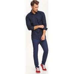KOSZULA DŁUGI RĘKAW MĘSKA SLIM FIT. Koszule męskie TOP SECRET, m, bez wzorów, bez kołnierzyka, bez ramiączek. W wyprzedaży za 49.99 zł.