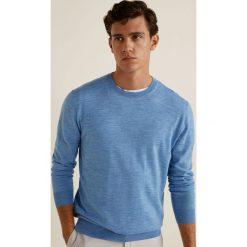Mango Man - Sweter Willyc. Niebieskie swetry męskie Mango Man, z dzianiny, z okrągłym kołnierzem. Za 199.90 zł.