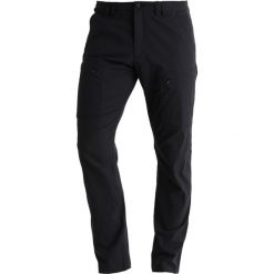 Peak Performance TRECK Spodnie materiałowe black. Długie spodnie sportowe męskie marki Peak Performance. W wyprzedaży za 369.85 zł.