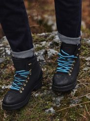 Zimowe buty męskie trekkingowe z kontrastowymi sznurówkami - czarne V3 - Rozmiar: 41. Czarne buty trekkingowe męskie Ombre Clothing, na zimę, bez wzorów, z materiału, bez zapięcia. W wyprzedaży za 99.99 zł.