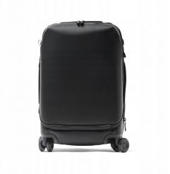 Walizka Travel Line Peak Design Roller Pro Carry-On Black – czarna. Czarne walizki męskie PEAK DESIGN, bez wzorów, małe. Za 2,913.99 zł.