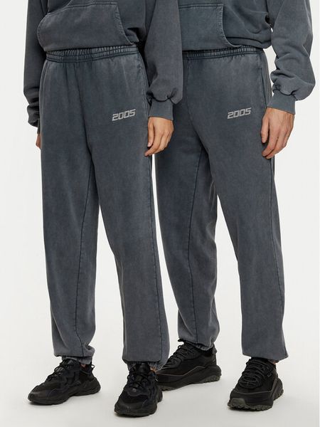 2005 Spodnie dresowe Unisex Pure Szary Relaxed Fit. Szare spodnie dresowe męskie 2005, bez wzorów, z bawełny. Za 239.99 zł.