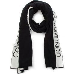 Szal CALVIN KLEIN - Stripey Branded Scar K60K604729 001. Czarne szaliki męskie Calvin Klein, z elastanu. Za 299.00 zł.