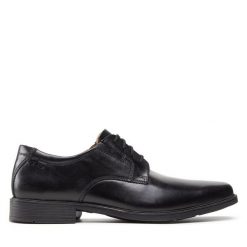 Półbuty Clarks. Czarne eleganckie półbuty męskie Clarks, wizytowe, bez obcasa, bez zapięcia. Za 279.99 zł.