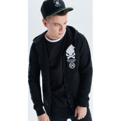 Rozpinana bluza z kapturem Progress - Czarny. Bluzy z kapturem męskie marki Cropp. W wyprzedaży za 69.99 zł.
