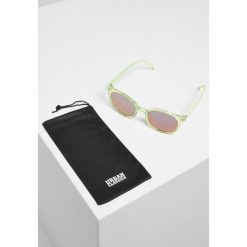 Okulary przeciwsłoneczne Urban Classics 108 uc. Czarne okulary przeciwsłoneczne męskie Urban Classics, bez wzorów, eleganckie. Za 73.00 zł.