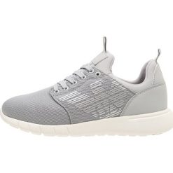 EA7 Emporio Armani LACE UP Sneakersy niskie grey high rise. Szare buty sportowe na co dzień męskie EA7 Emporio Armani, z materiału. Za 629.00 zł.