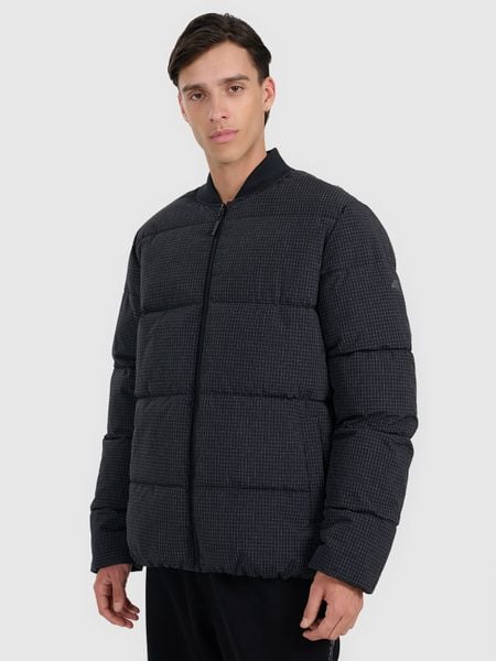 4F Kurtka puchowa z wypełnieniem syntetycznym męska - czarna S. Czarne kurtki męskie 4f, na zimę, m, bez wzorów, z puchu, bez ramiączek, bez kaptura. Za 349.99 zł.