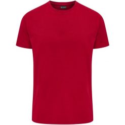 Koszulka Hummel Red Heavy. Czerwone t-shirty sportowe męskie HUMMEL, m, bez wzorów, sportowe, bez ramiączek. W wyprzedaży za 72.70 zł.