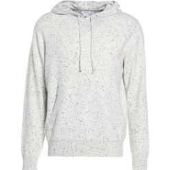 Club Monaco DONEGAL Bluza z kapturem light grey. Szare bluzy nierozpinane męskie Club Monaco, z kaszmiru. W wyprzedaży za 714.45 zł.