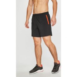 Under Armour - Szorty Speed Stride 7. Szare szorty sportowe męskie Under Armour, z materiału, sportowe. W wyprzedaży za 119.90 zł.