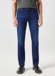 WRANGLER MĘSKIE SPODNIE JEANSOWE WRANGLER GREENSBORO NIGHT SHADE 112350837. Jeansy męskie Wrangler, bez wzorów, z jeansu. Za 209.99 zł.