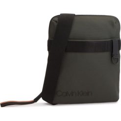 Saszetka CALVIN KLEIN - City Active Flat Cro K50K503918 908. Saszetki męskie Calvin Klein. W wyprzedaży za 299.00 zł.