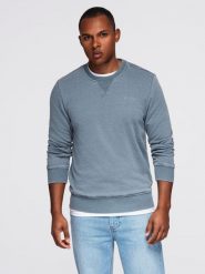 Washowana bluza męska z ozdobnym przeszyciem przy dekolcie - jasnoniebieska V3 - Rozmiar: M. Niebieskie bluzy nierozpinane męskie Ombre Clothing, m, bez wzorów, z bawełny, bez ramiączek, bez kaptura. W wyprzedaży za 69.99 zł.