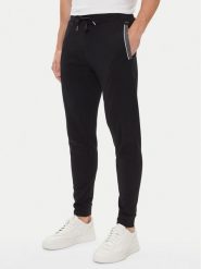 BOSS Spodnie dresowe 50545579 Czarny Regular Fit. Czarne spodnie dresowe męskie Boss, bez wzorów, z dresówki. Za 409.99 zł.
