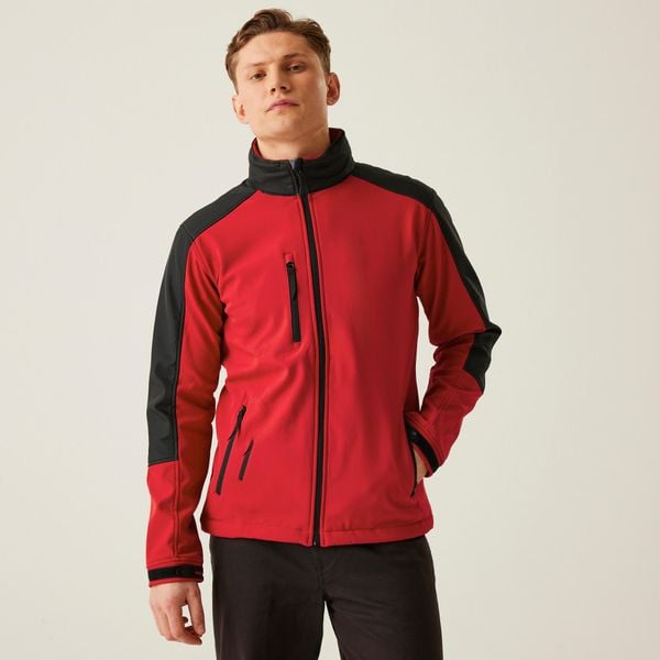 Softshell roboczy męski Hydroforce z kapturem. Czerwone kurtki softshell męskie Regatta, na lato, m, bez wzorów, z softshellu, z kapturem, trekkingowe. Za 349.99 zł.
