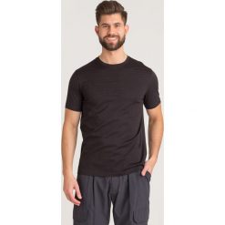 T-SHIRT Emporio Armani. Czarne t-shirty męskie Emporio Armani, l, bez wzorów, z bawełny, bez kołnierzyka, bez ramiączek. Za 412.30 zł.