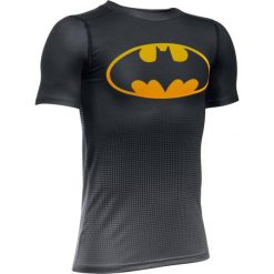 Under Armour Koszulka Dc Comics Baselayer Ss Black Sunbleached Yl. T-shirty sportowe męskie marki Under Armour. W wyprzedaży za 109.00 zł.