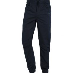 GStar DSTAQ DC TAPERED CUFFED CHINO Spodnie materiałowe legion blue. Eleganckie spodnie męskie marki G-Star. W wyprzedaży za 419.25 zł.