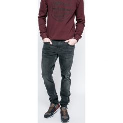 Pepe Jeans - Jeansy Finsbury. Jeansy męskie marki Guess Jeans. W wyprzedaży za 239.90 zł.