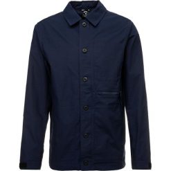Nike SB COACHES CHORE Kurtka wiosenna obsidian. Niebieskie kurtki męskie Nike SB, z bawełny. Za 349.00 zł.